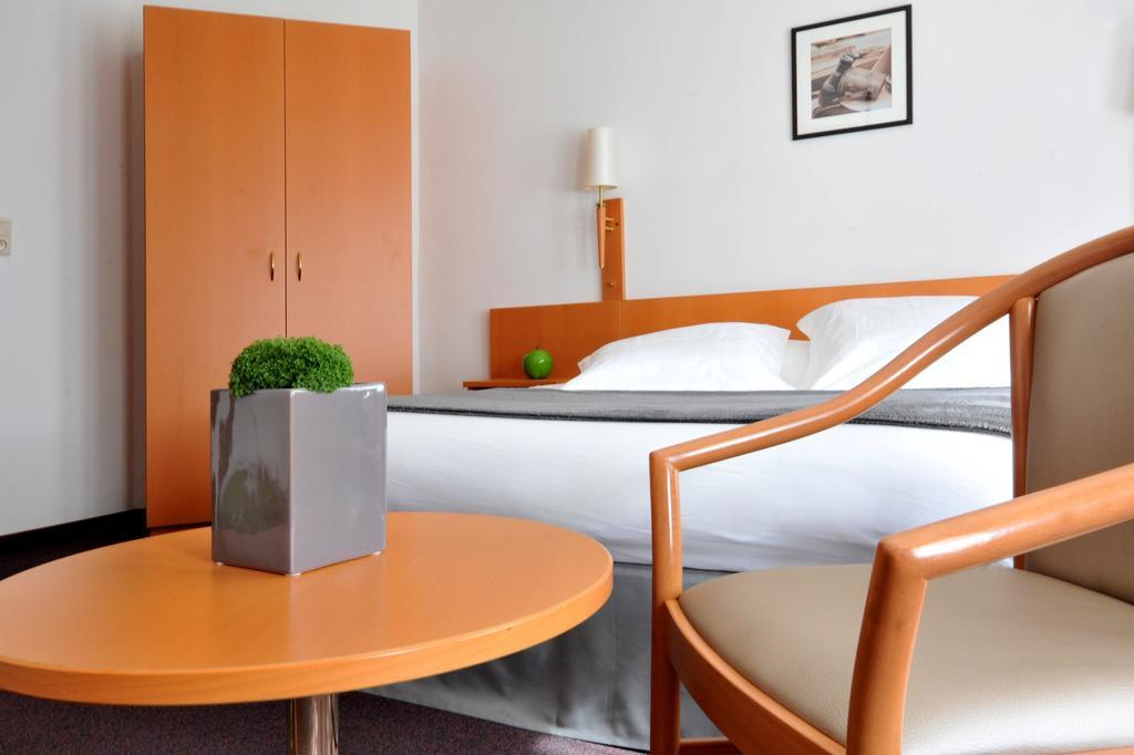 Hotel Du Perron Theux Oda fotoğraf